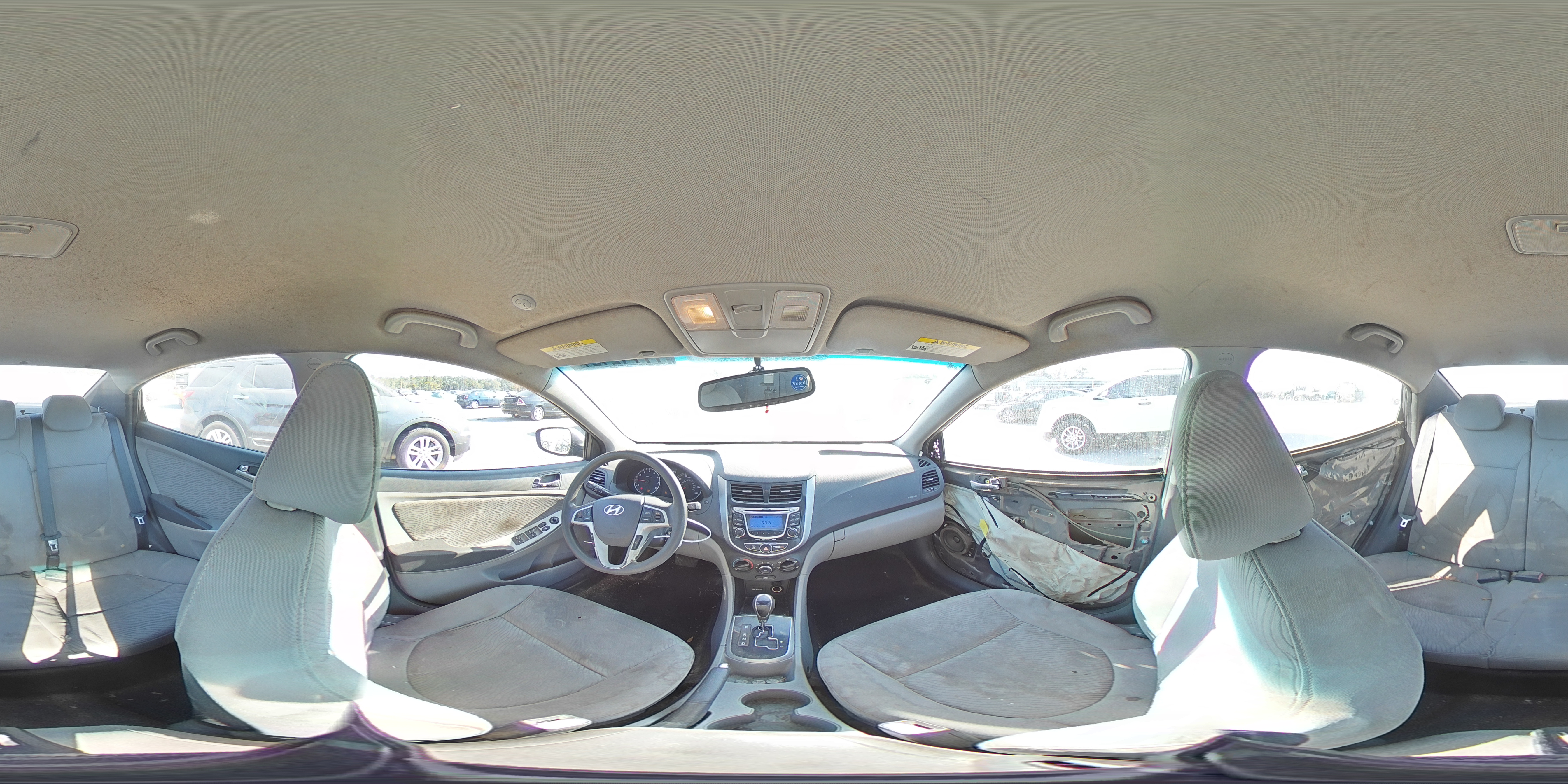 2013 Hyundai Accent - Image 12