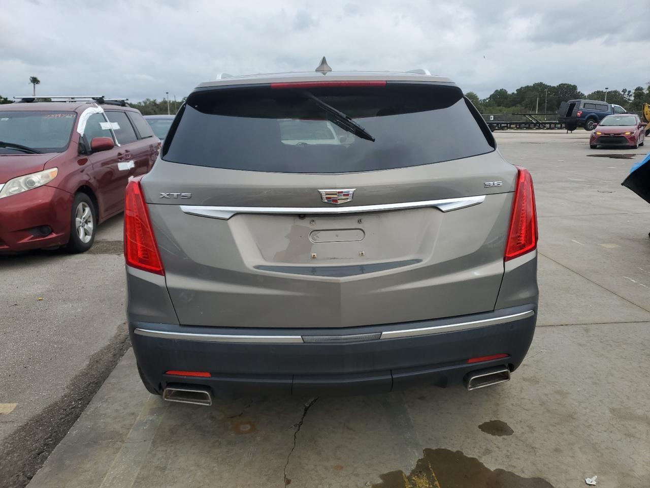 1GYKNCRS7KZ114313 2019 Cadillac Xt5 Luxury