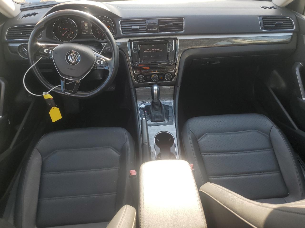 2018 Volkswagen Passat - Image 8