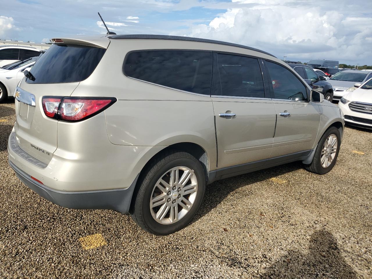 2014 Chevrolet Traverse - Image 3