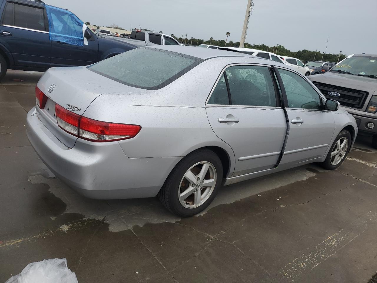 2004 Honda Accord - Image 3