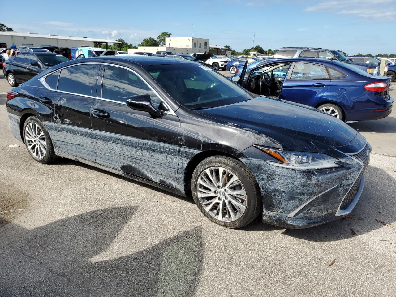 2019 Lexus ES - Image 4