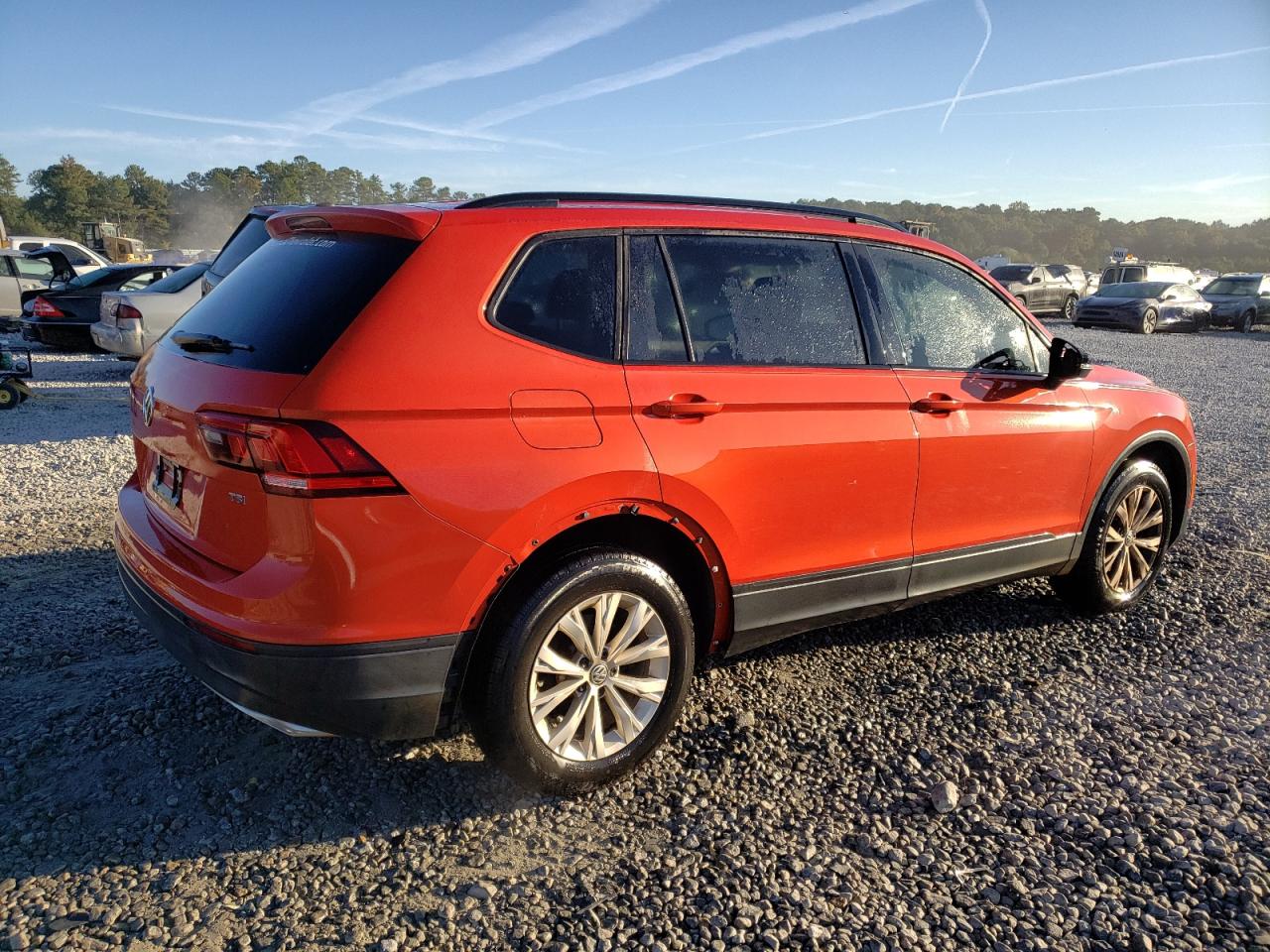 2018 Volkswagen Tiguan - Image 3