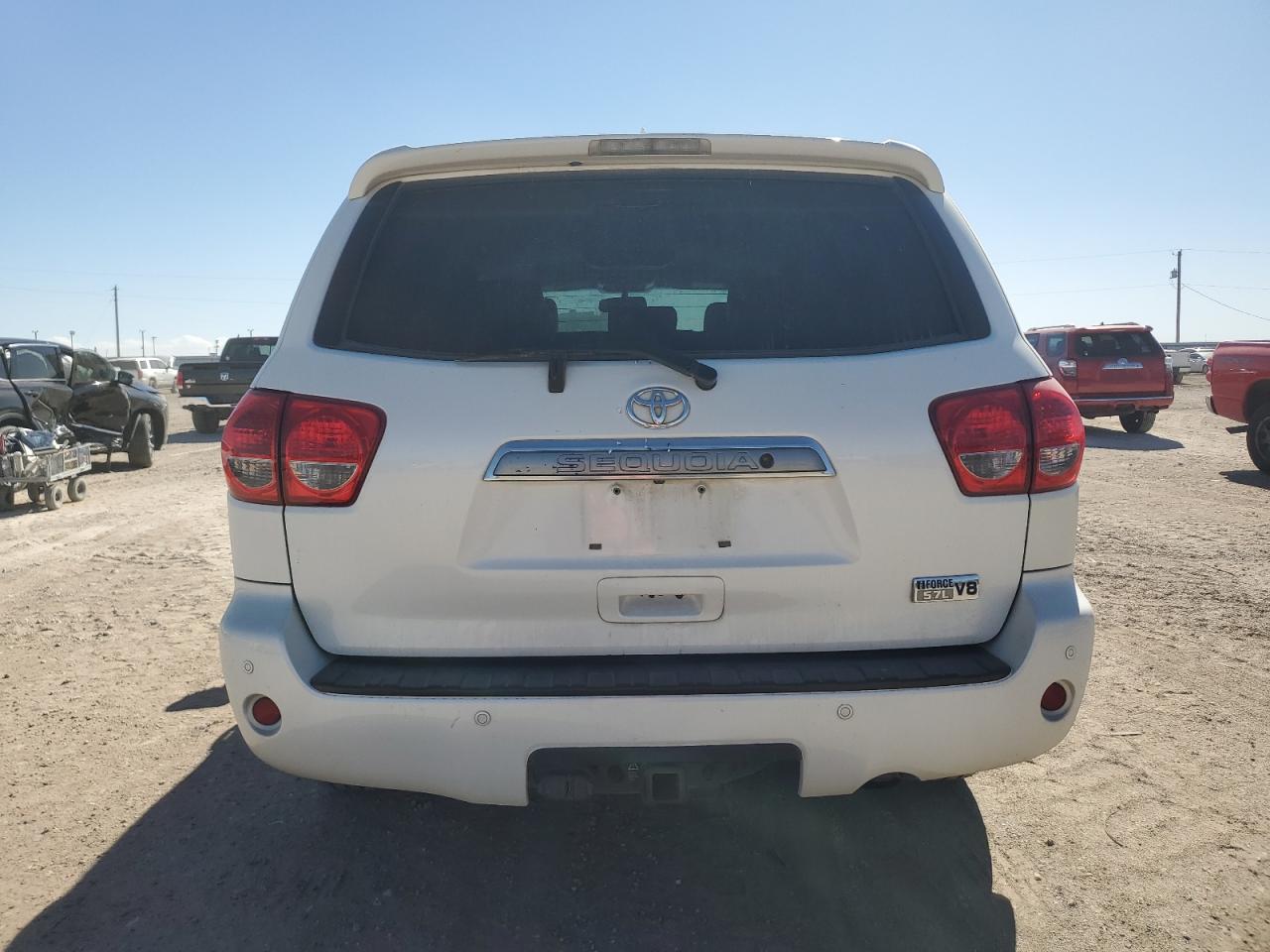 5TDYY5G11BS031975 2011 Toyota Sequoia Platinum