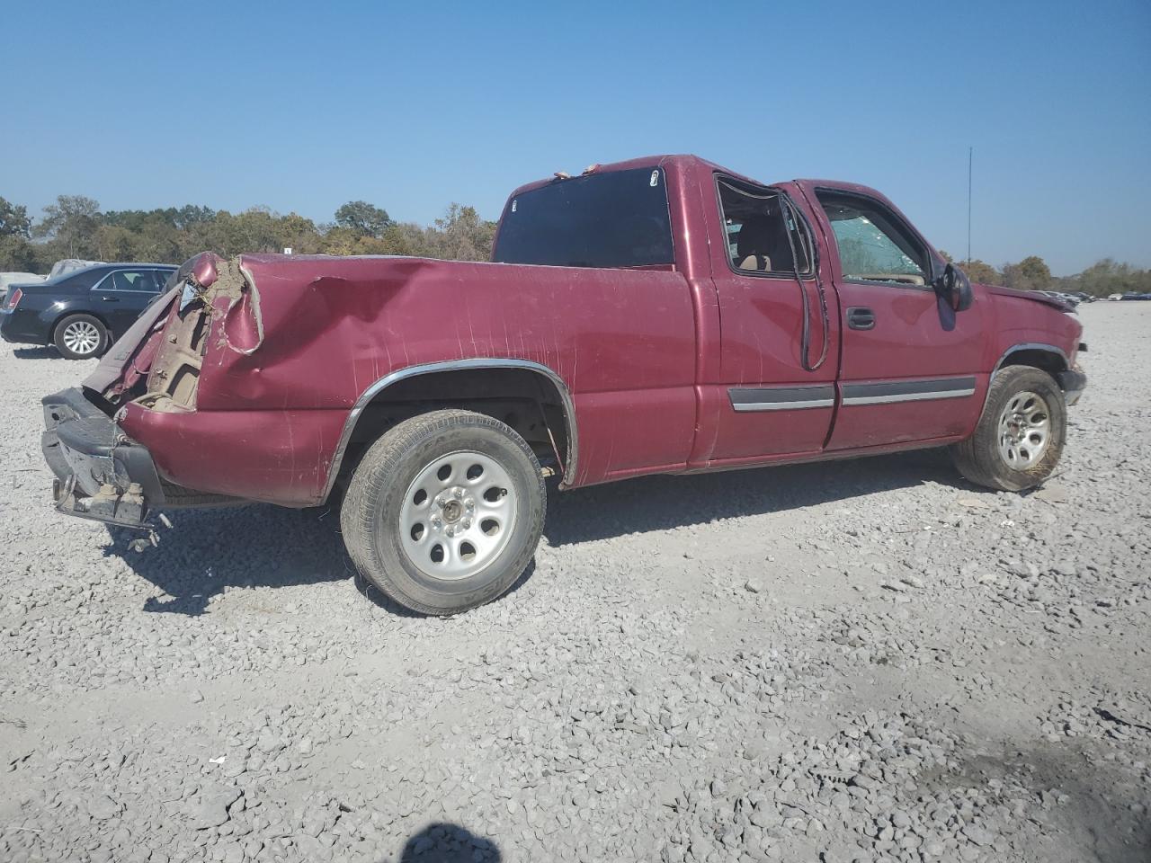 2005 Chevrolet Silverado - Image 3