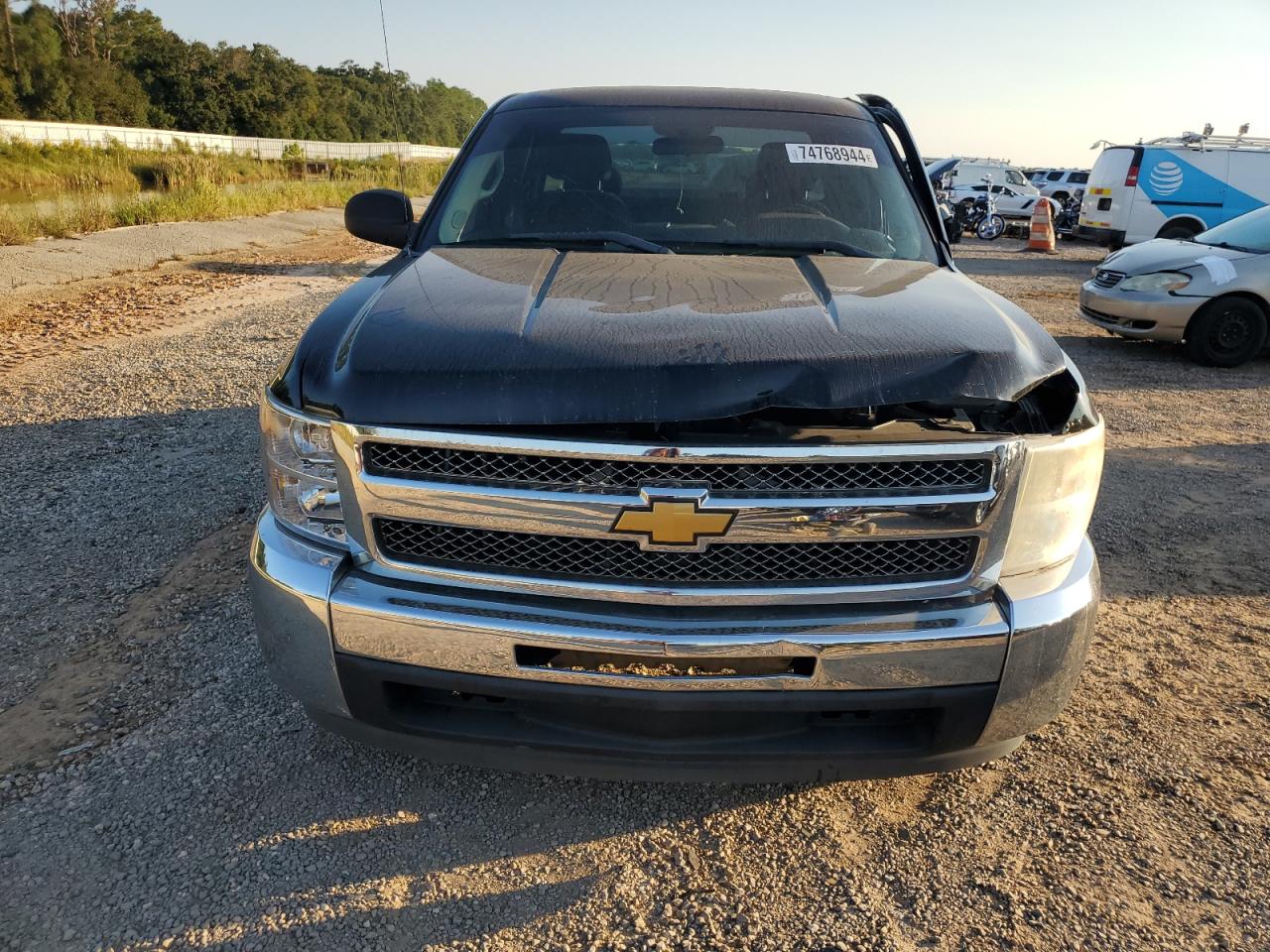 2012 Chevrolet Silverado - Image 5