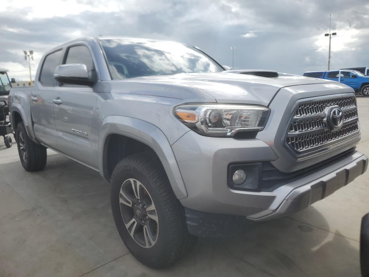 2016 Toyota Tacoma - Image 5
