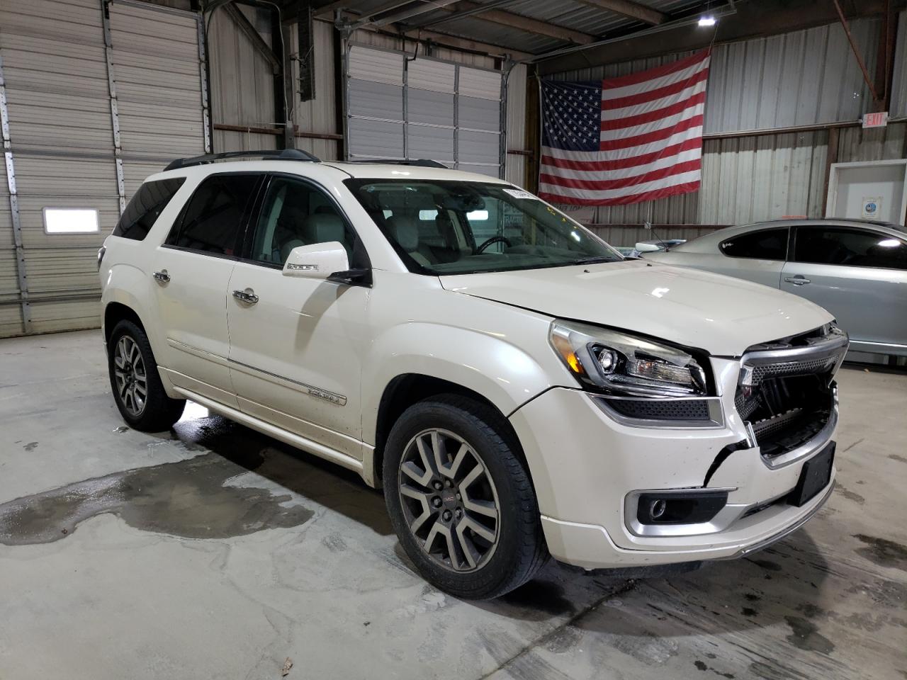 2013 GMC Acadia - Image 4
