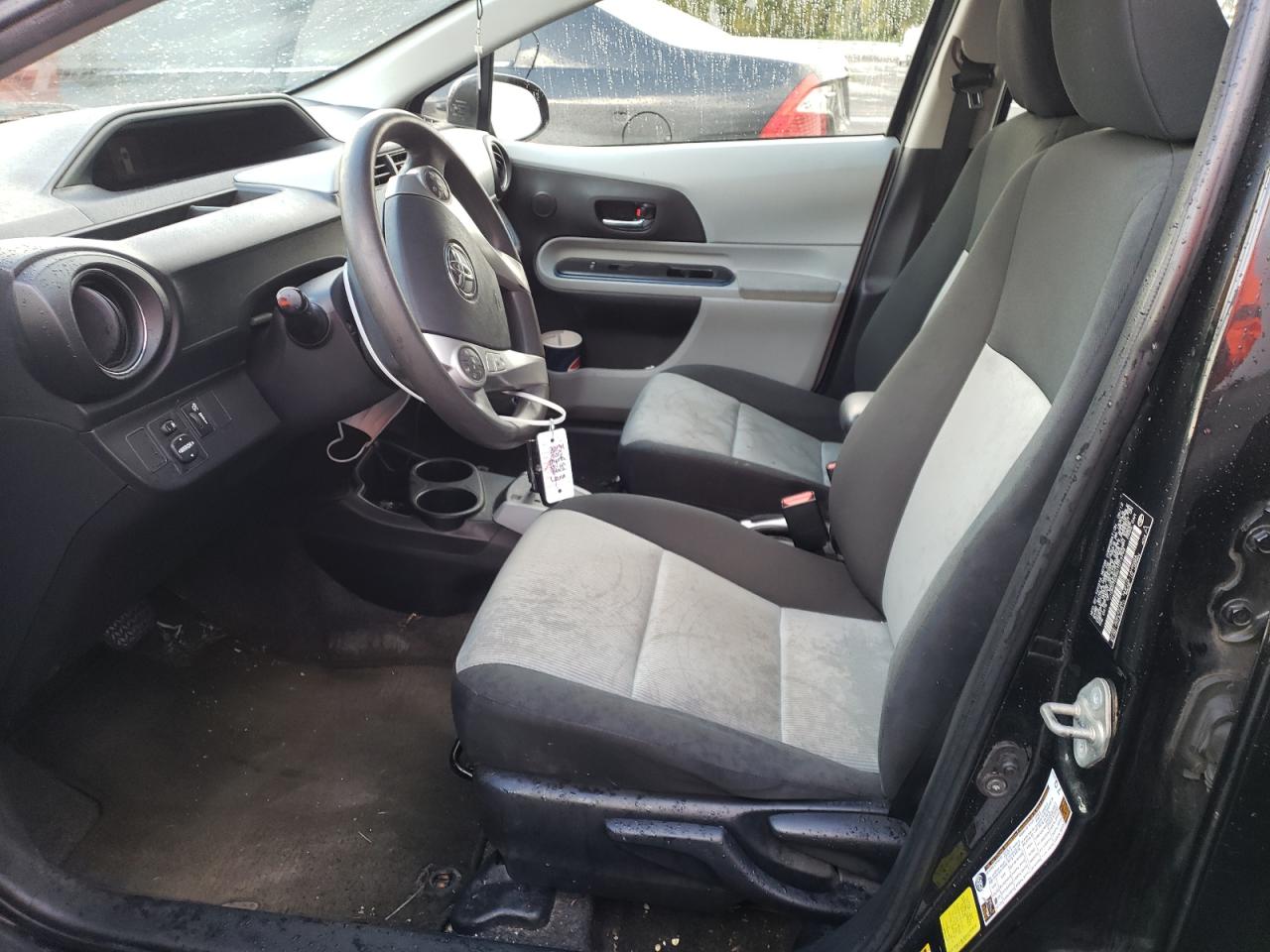 2012 Toyota Prius - Image 7