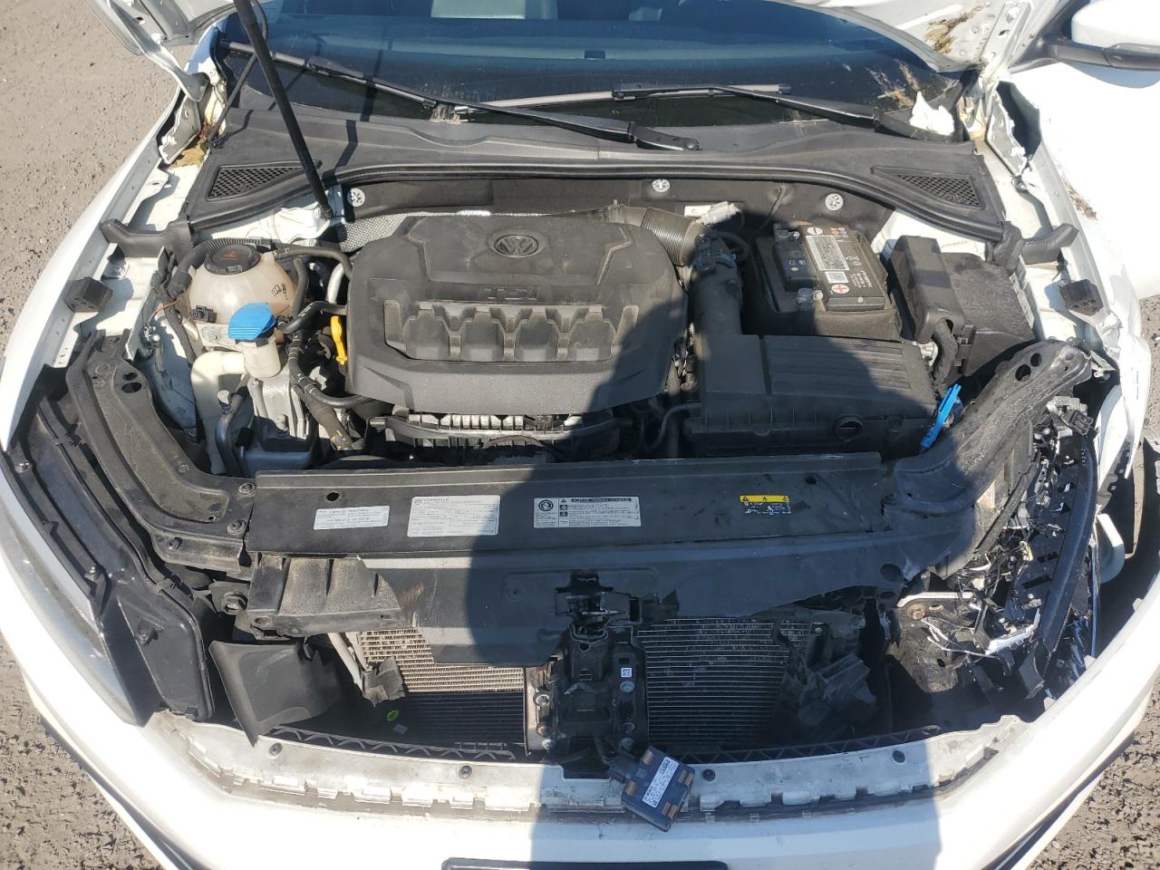 2018 Volkswagen Passat - Image 11