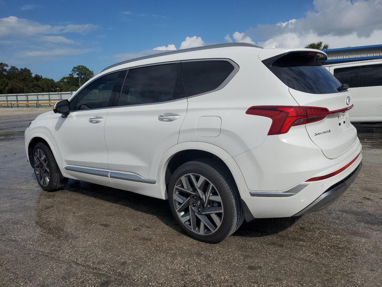2023 Hyundai Santa Fe - Image 2