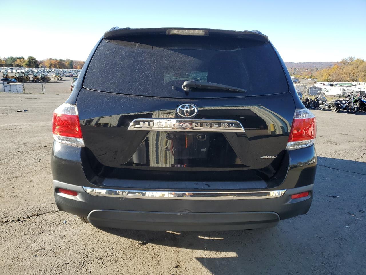 5TDBK3EHXBS062055 2011 Toyota Highlander Base