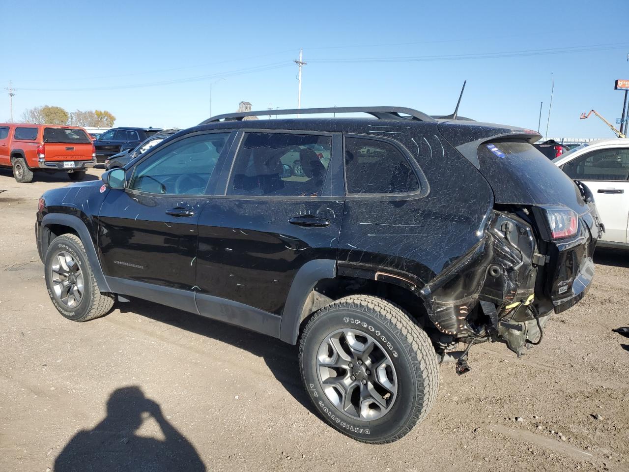 2019 Jeep Cherokee - Image 2