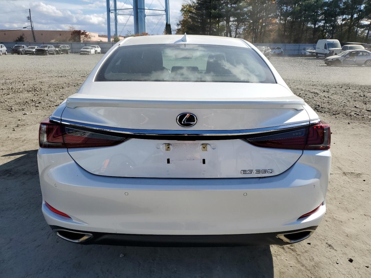 2021 Lexus ES - Image 6