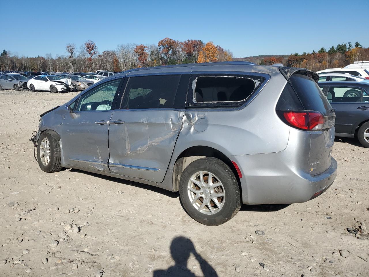 2020 Chrysler Pacifica - Image 2