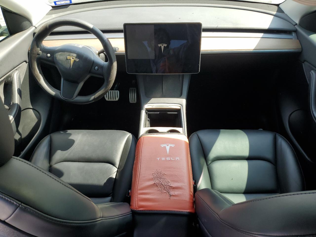 5YJYGDEF5MF268830 2021 Tesla Model Y