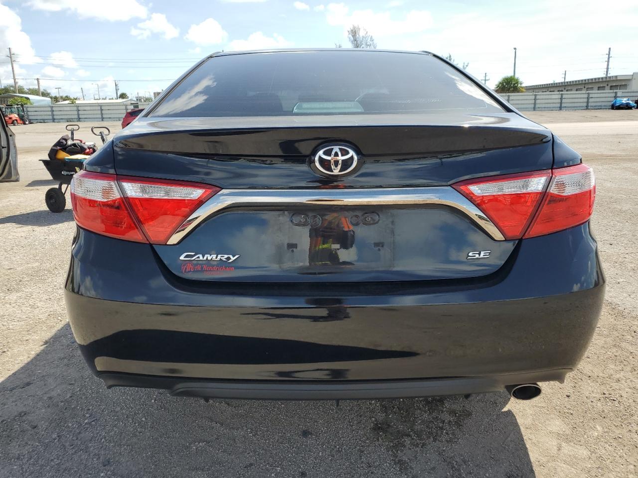 4T1BF1FK0HU395979 2017 Toyota Camry Le