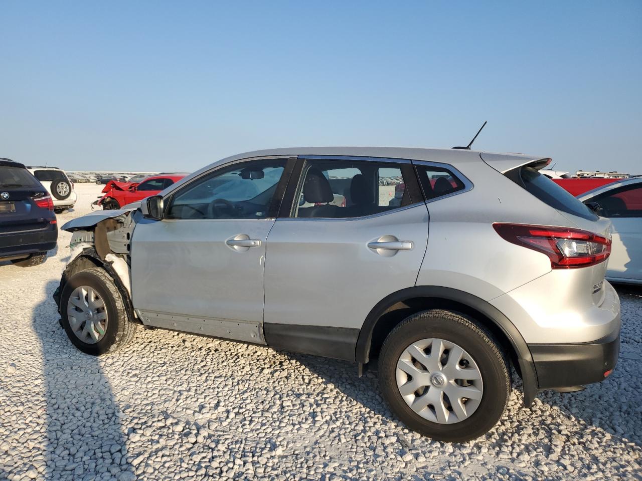 2020 Nissan Rogue - Image 2