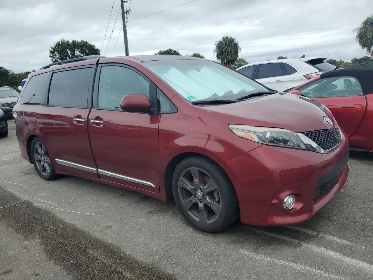2017 Toyota Sienna - Image 4