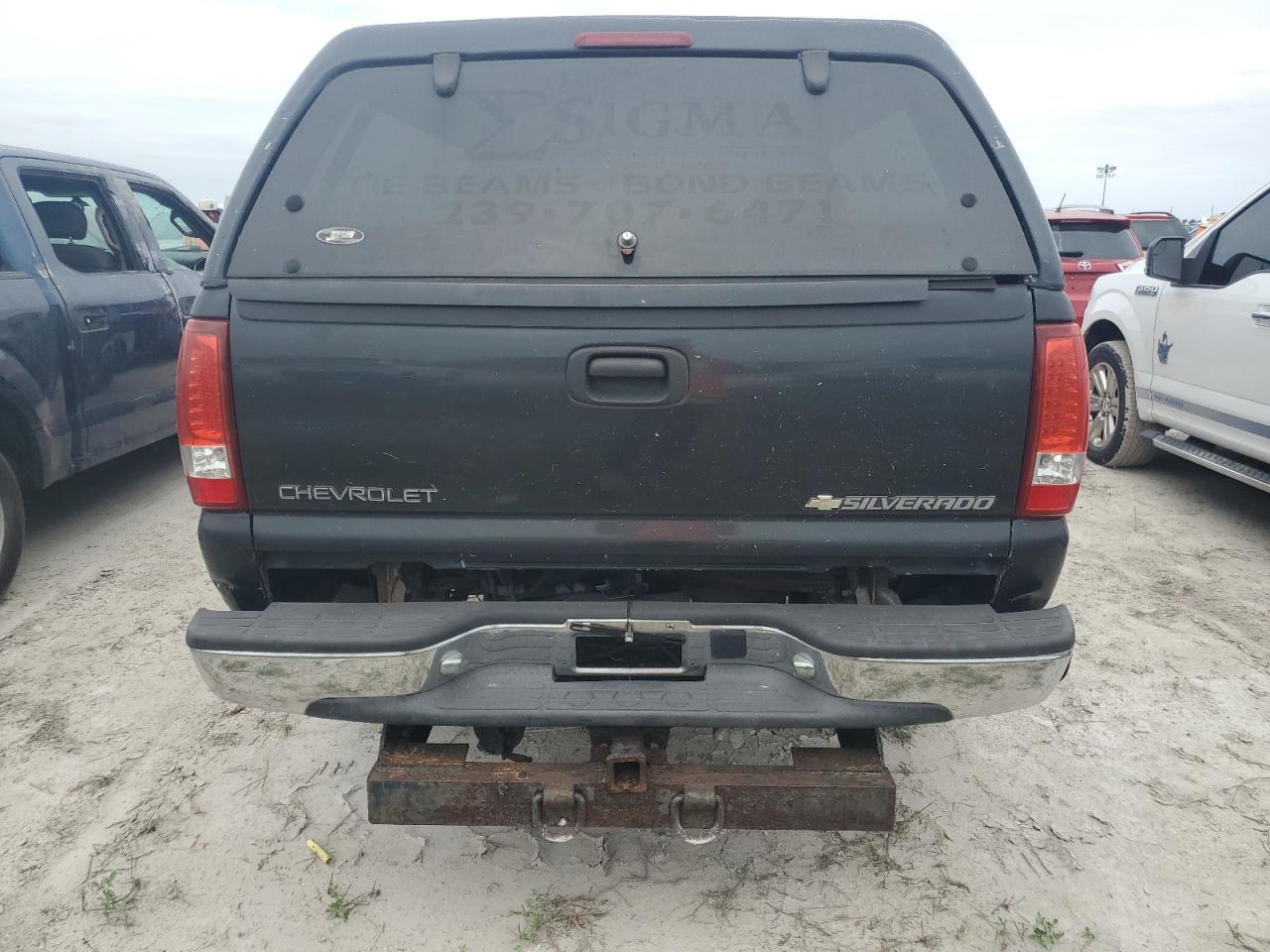 2004 Chevrolet Silverado - Image 6