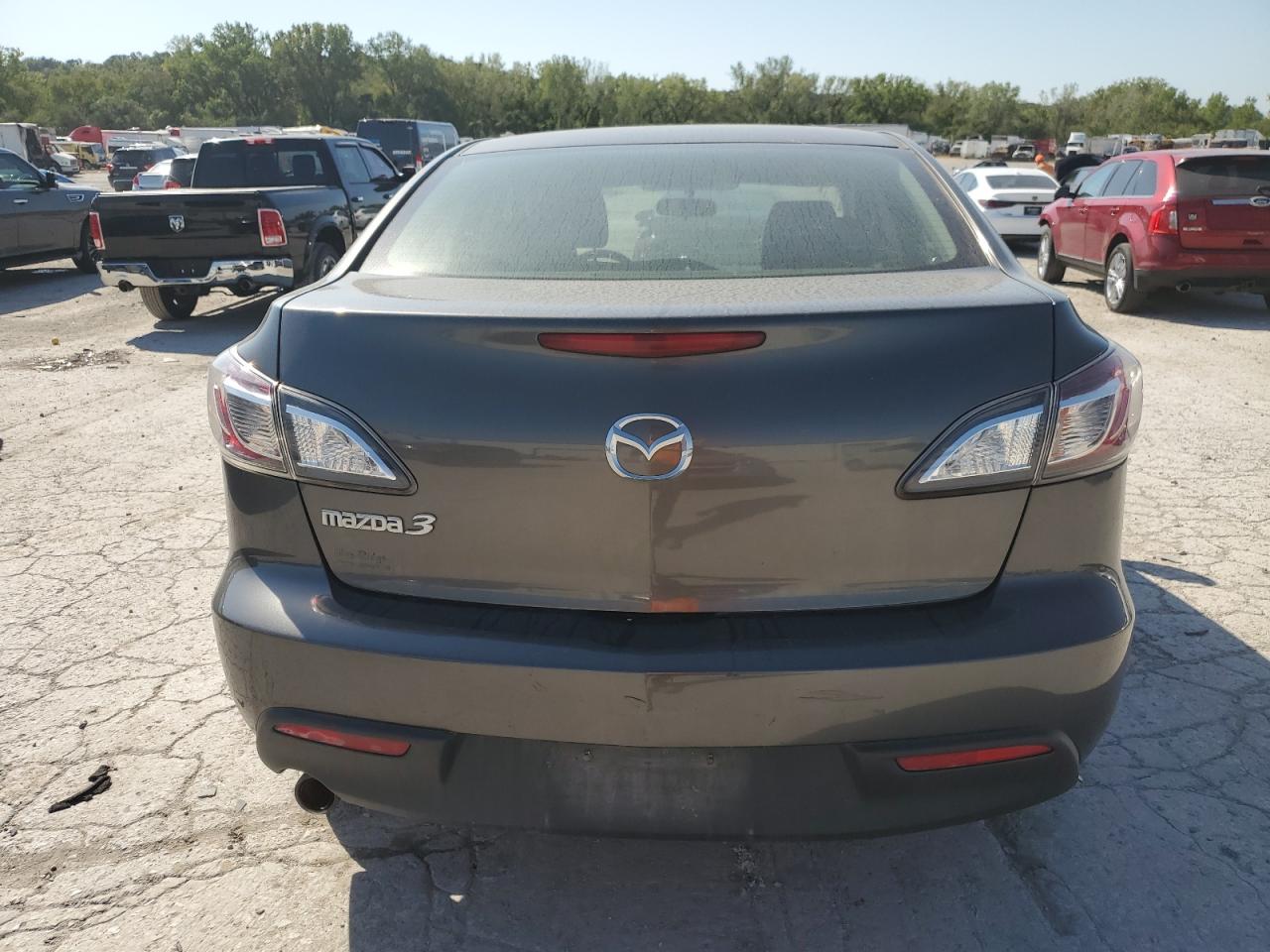 2011 Mazda 3 I VIN: JM1BL1VF4B1901761 Lot: 70717474