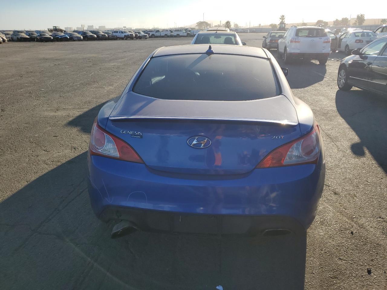 2011 Hyundai Genesis Coupe 2.0T VIN: KMHHT6KD1BU060082 Lot: 74627464