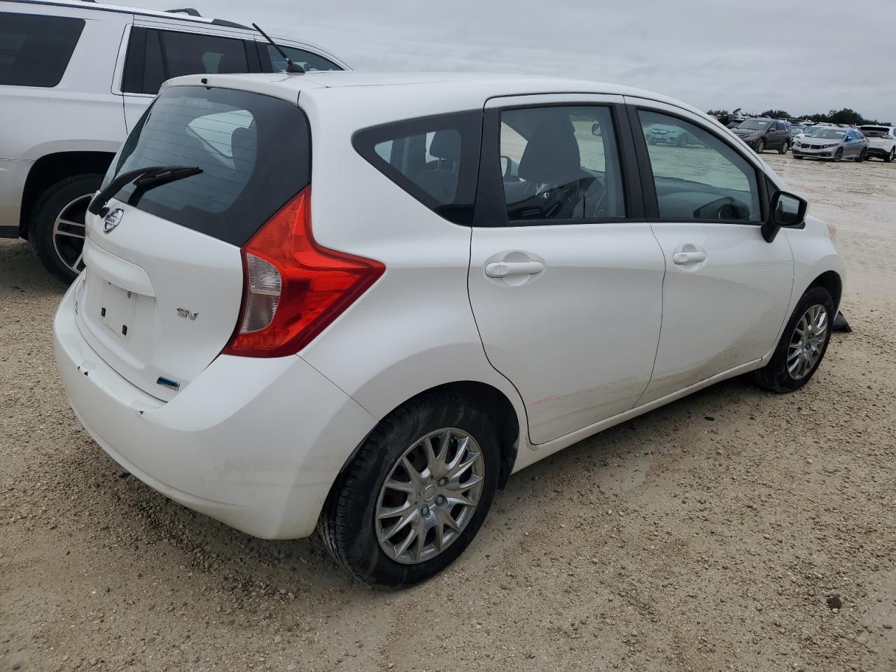2015 Nissan Versa - Image 3