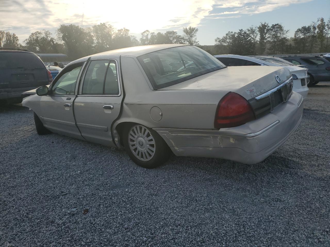 2008 Mercury Grand Marquis - Image 2