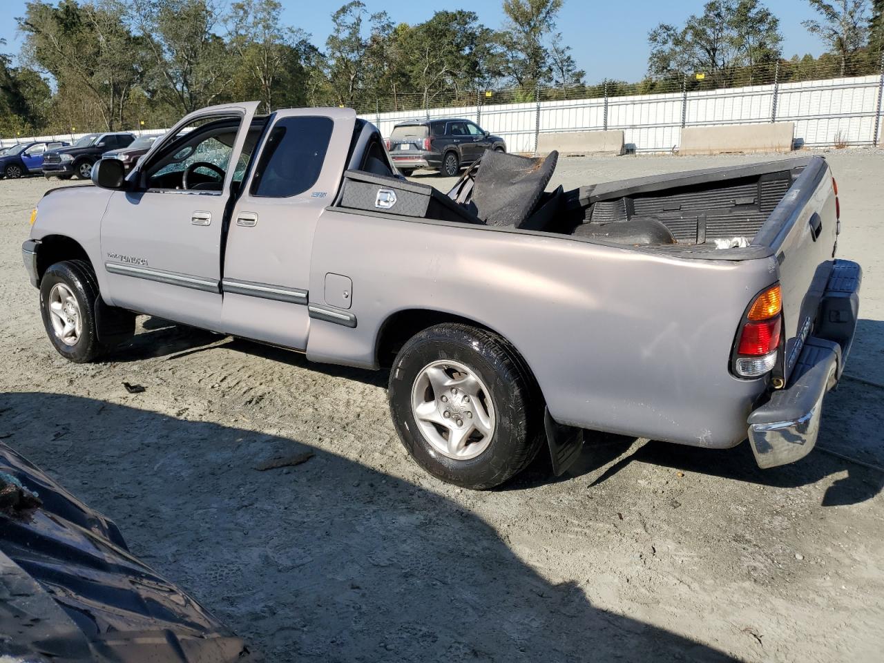 2001 Toyota Tundra - Image 2