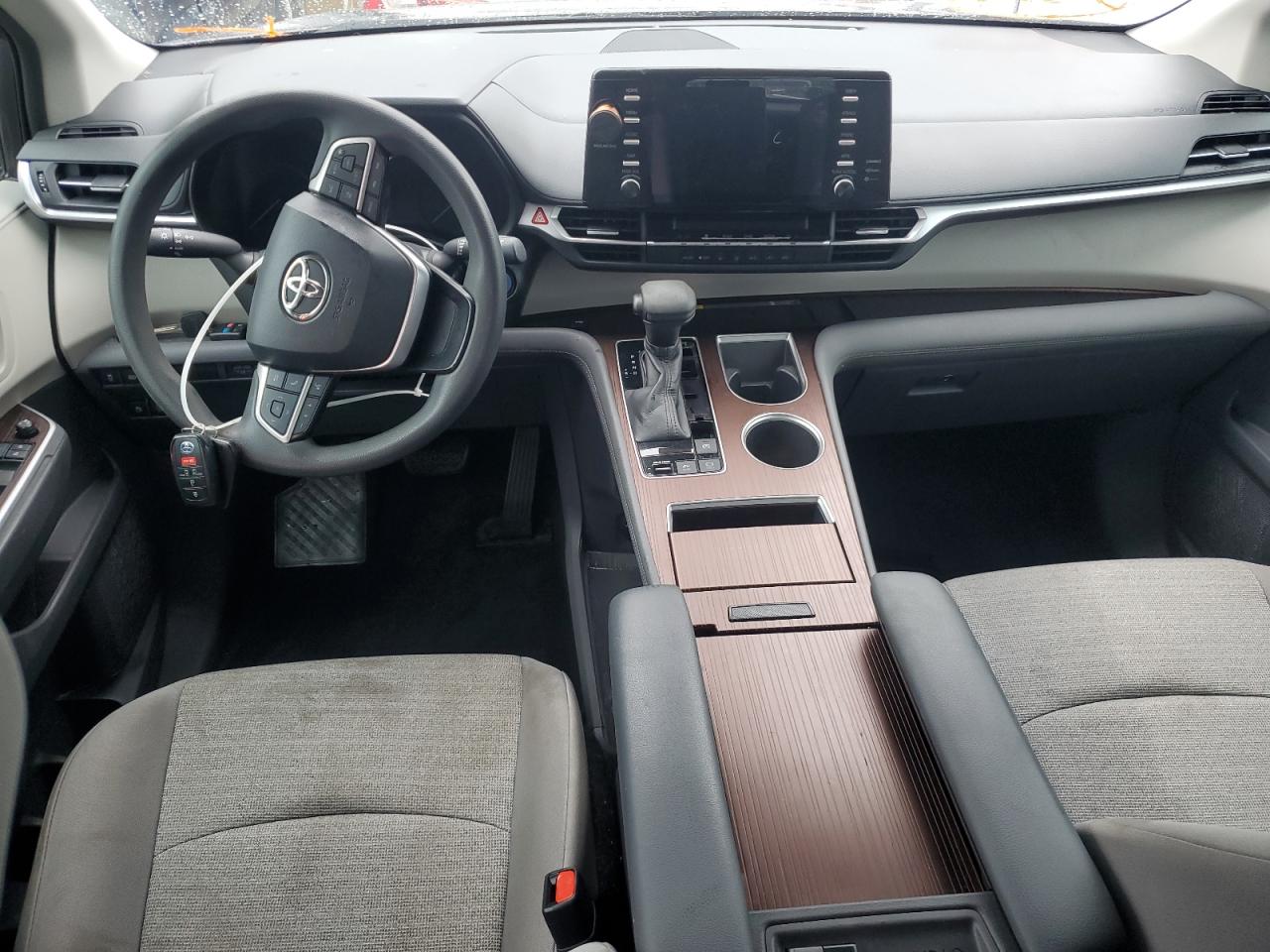 2021 Toyota Sienna - Image 8