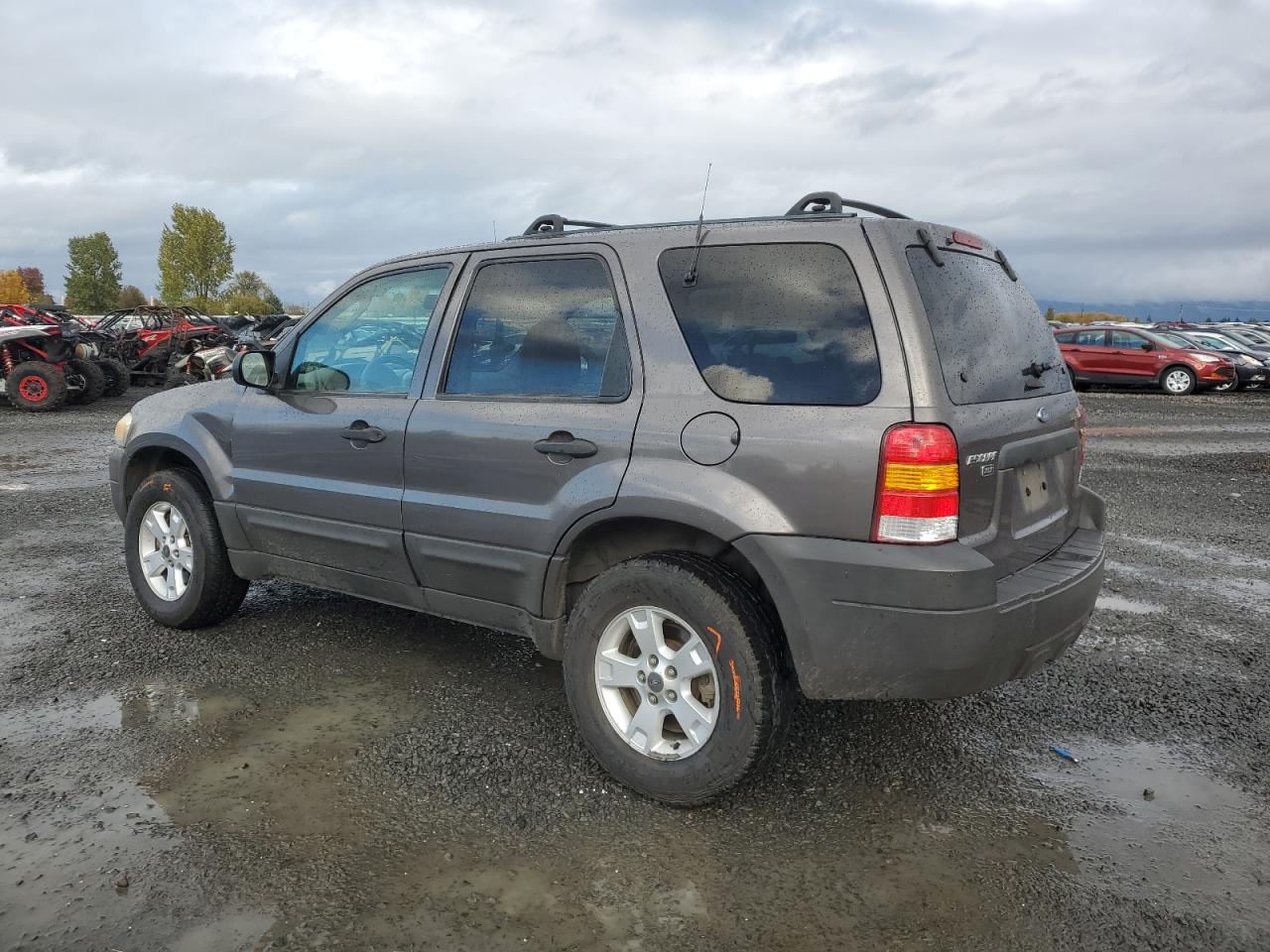 2006 Ford Escape - Image 2