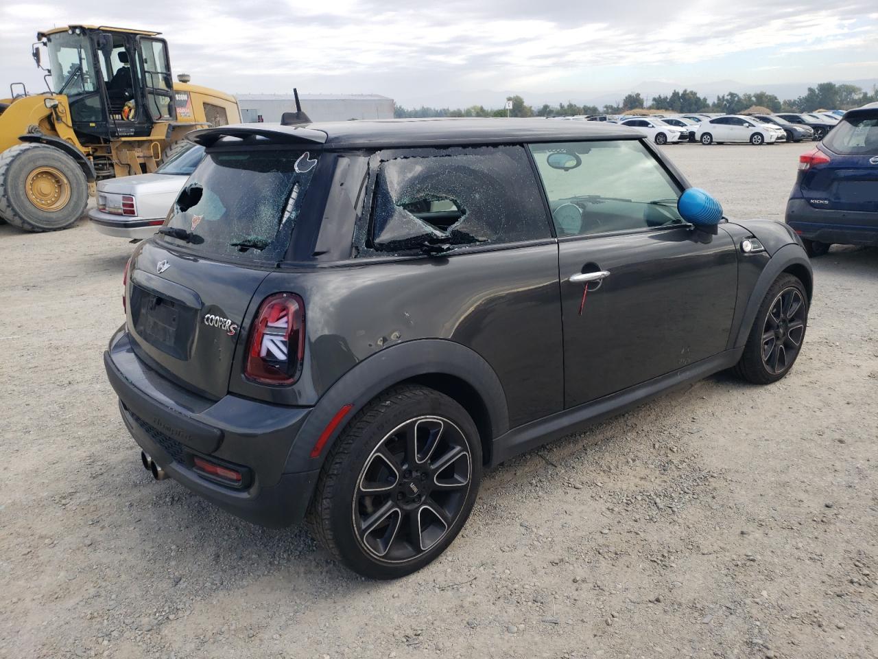 VIN WMWSV3C51DT476083 2013 MINI COOPER no.3