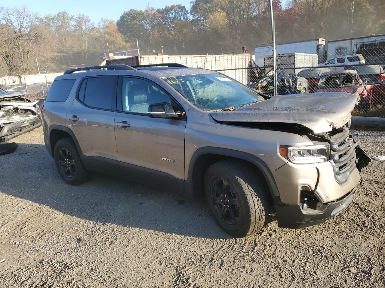 2022 GMC Acadia - Image 4