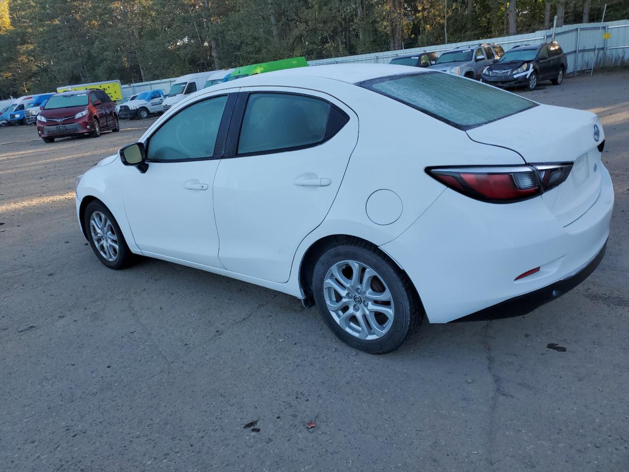 3MYDLBZV7GY119720 2016 Toyota Scion Ia