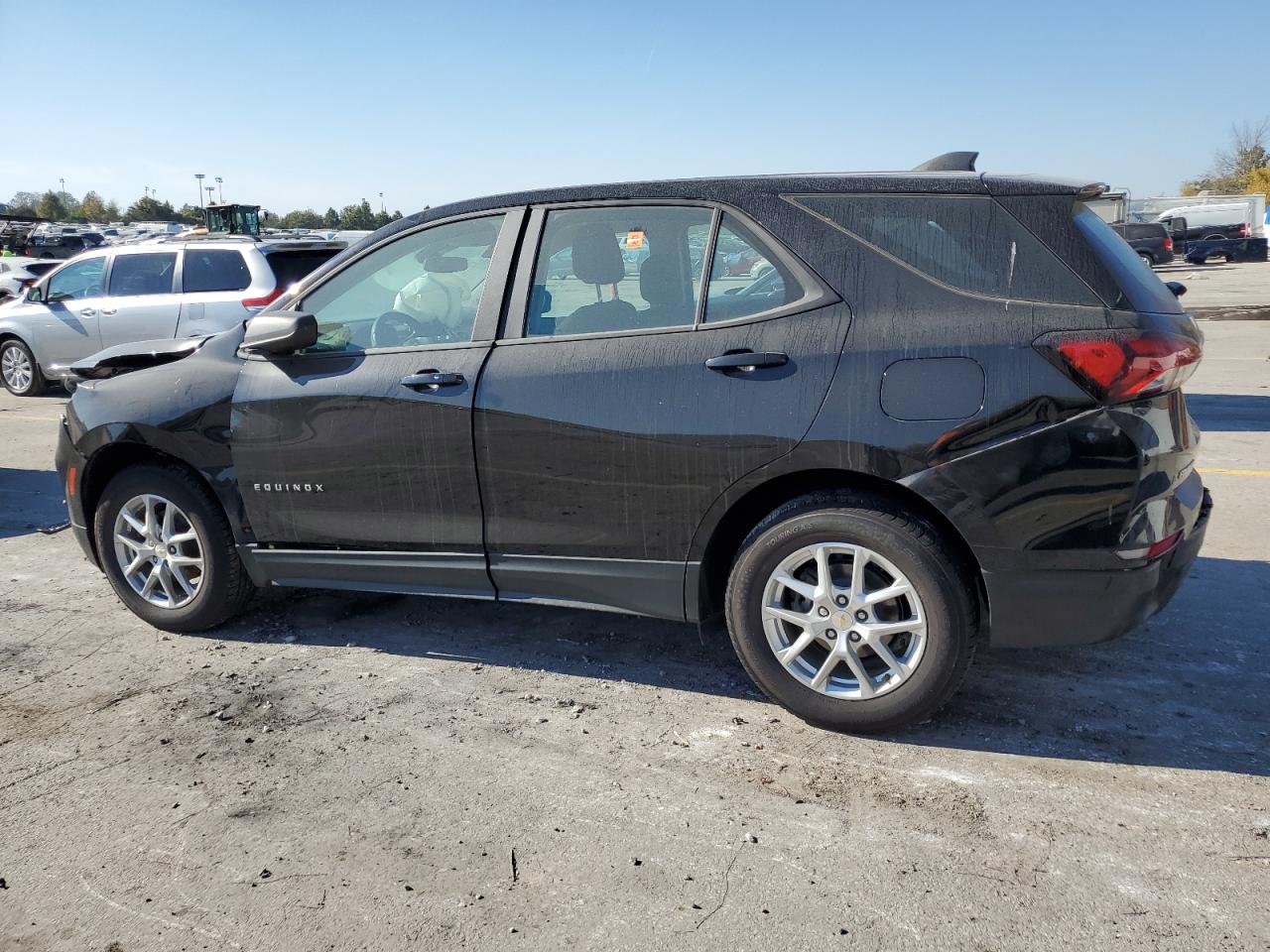 2022 Chevrolet Equinox - Image 2