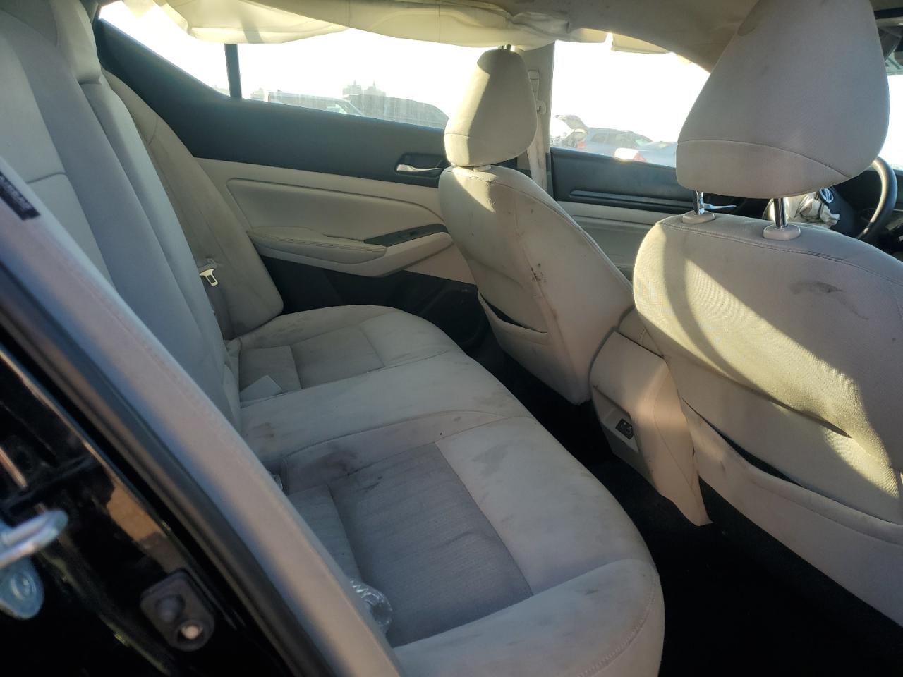 2020 Nissan Altima - Image 10
