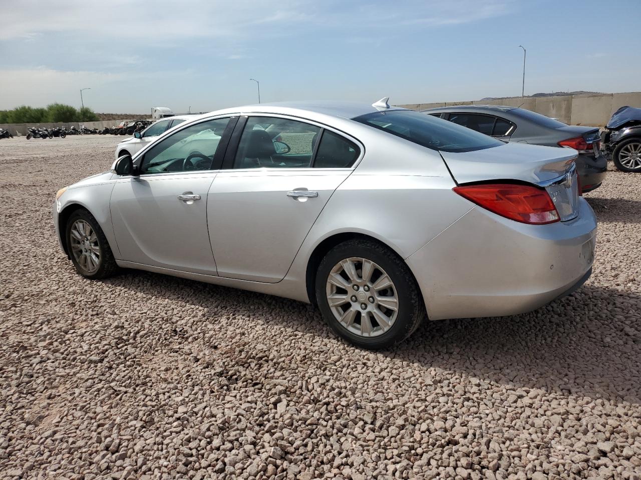 2013 Buick Regal - Image 2
