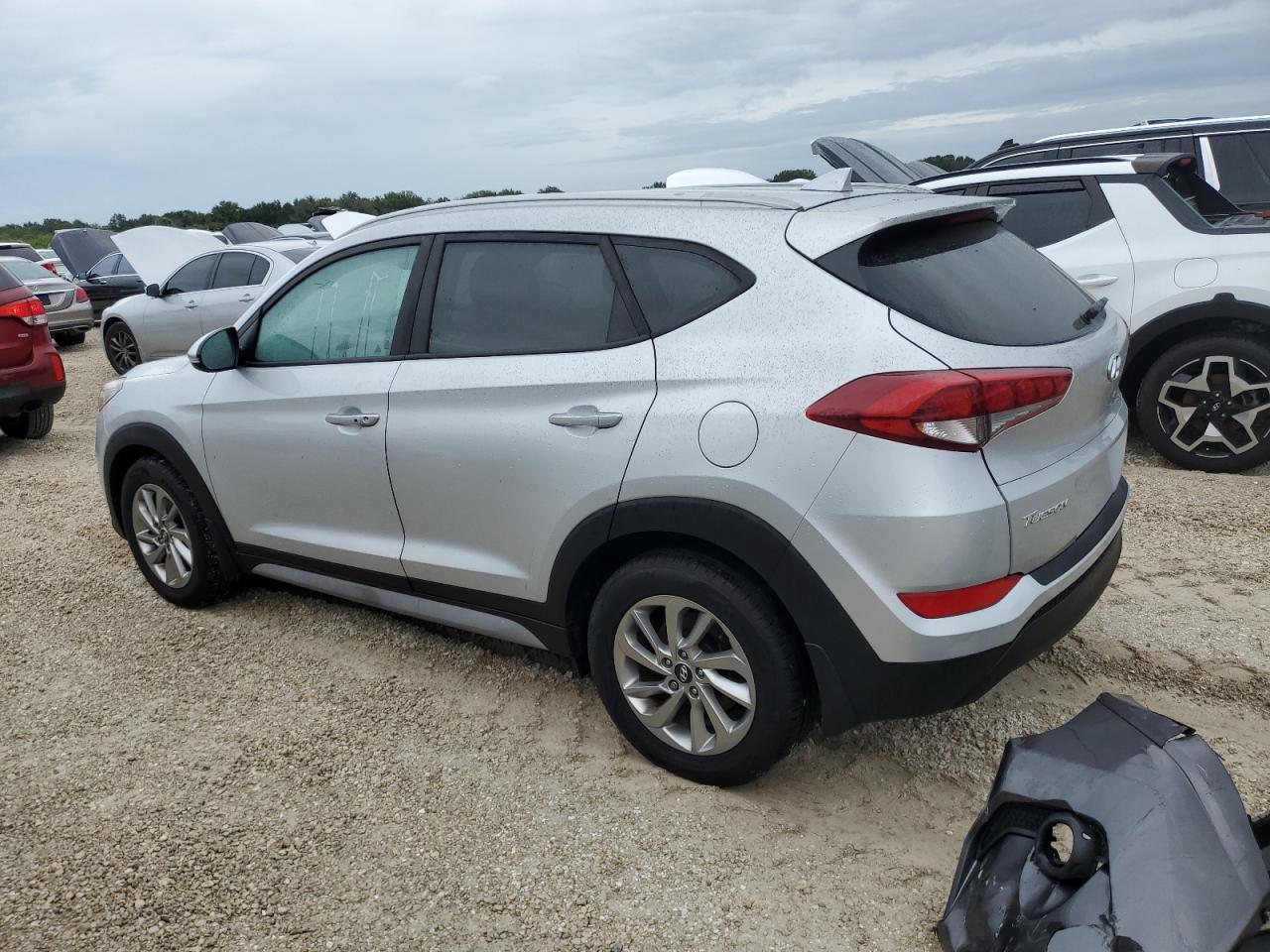 KM8J3CA42JU717195 2018 HYUNDAI TUCSON - Image 2