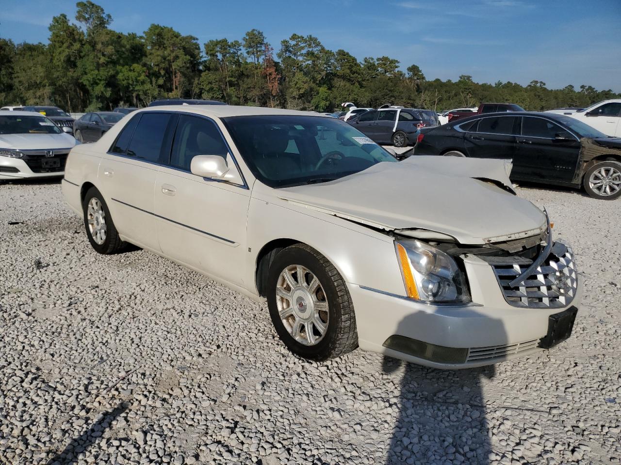 2009 Cadillac DTS - Image 4