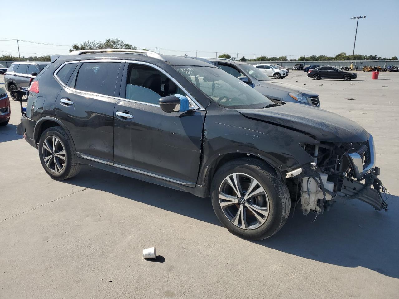 2017 Nissan Rogue - Image 4
