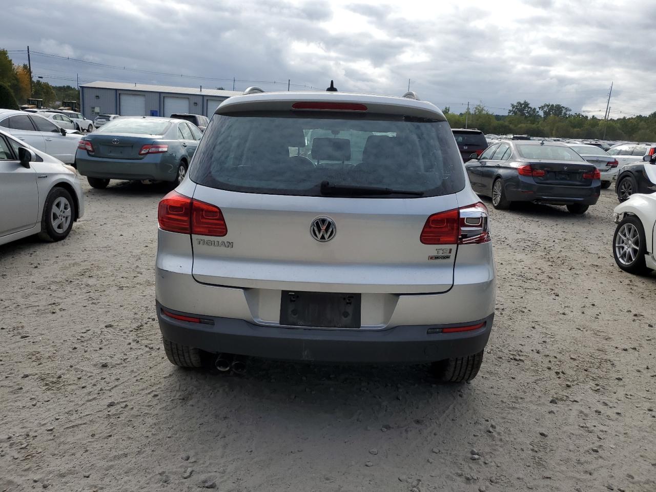 2017 Volkswagen Tiguan S VIN: WVGBV7AX8HK006381 Lot: 73325194