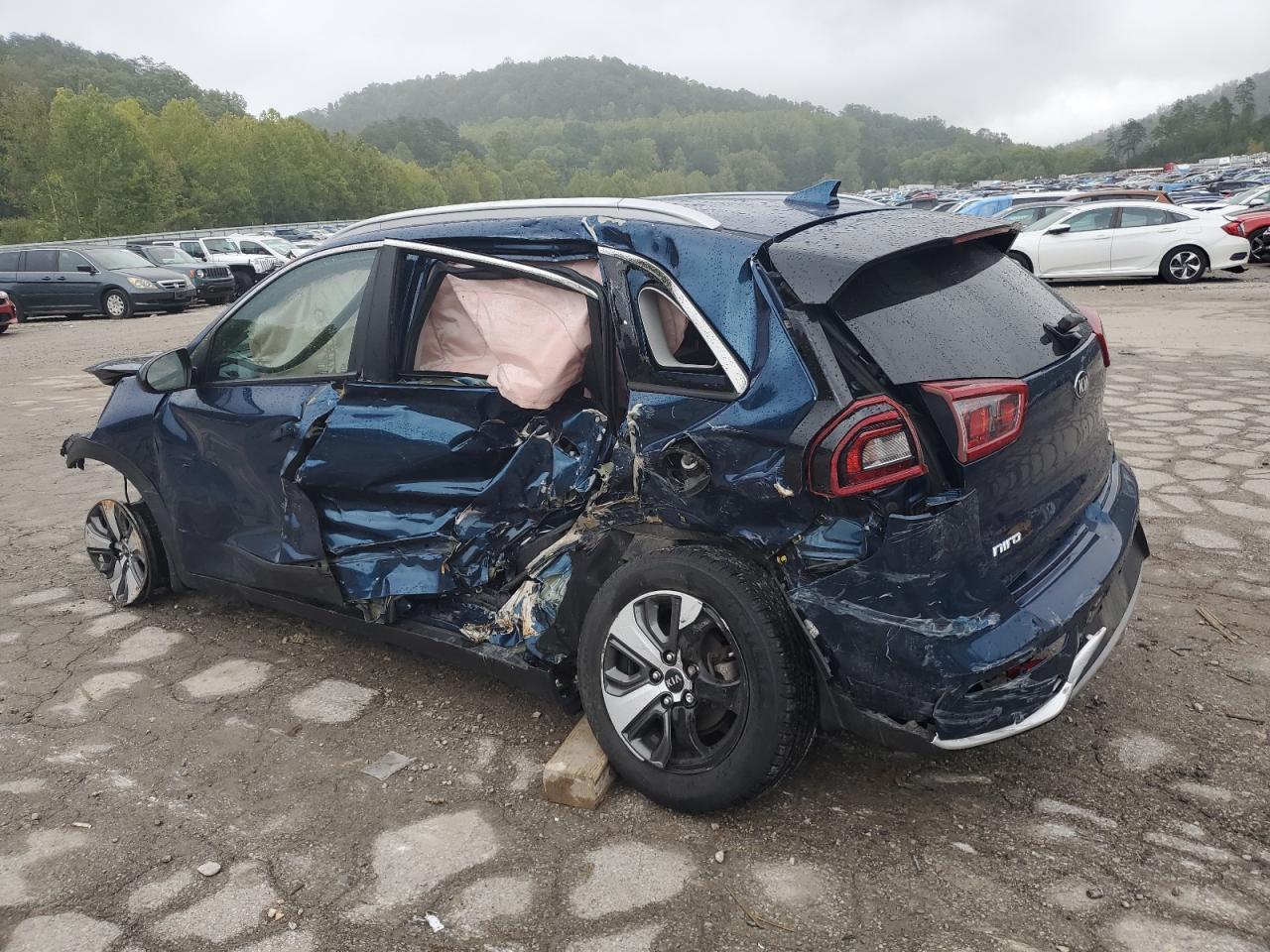 2017 Kia Niro - Image 2