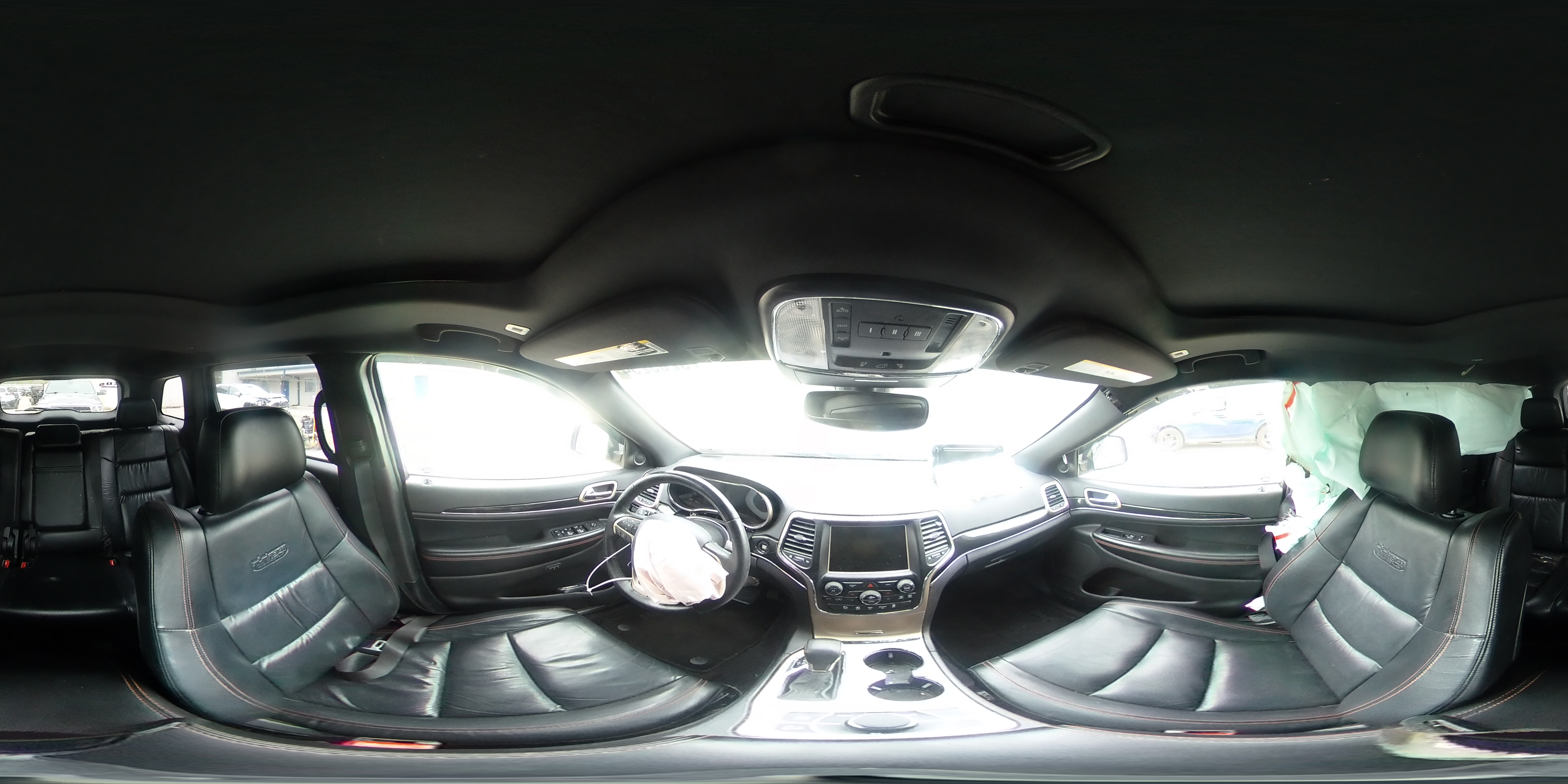 2017 Jeep Grand Cherokee - Image 14