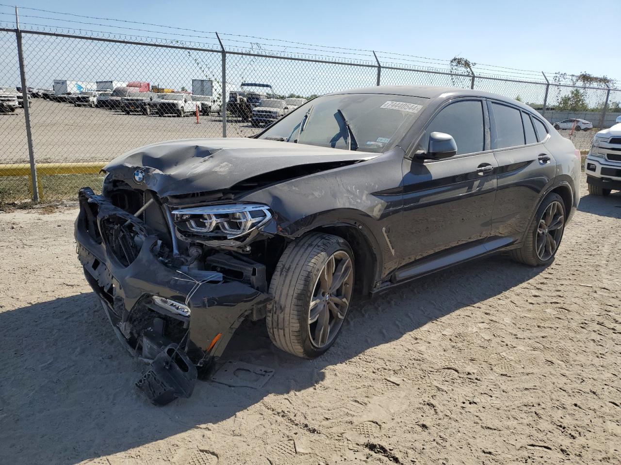 5UXUJ5C5XKLJ63063 2019 BMW X4 - Image 1