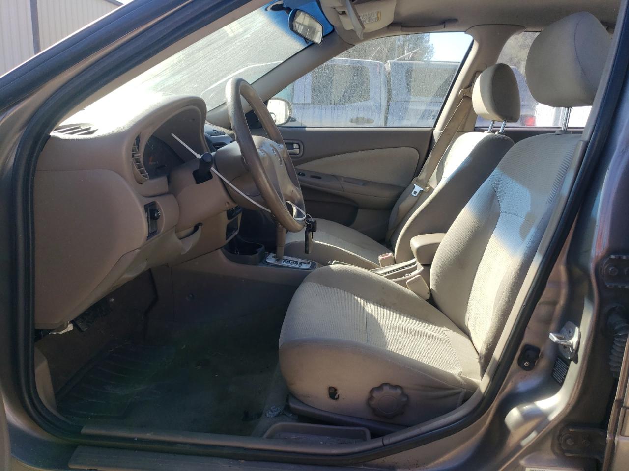2004 Nissan Sentra - Image 7