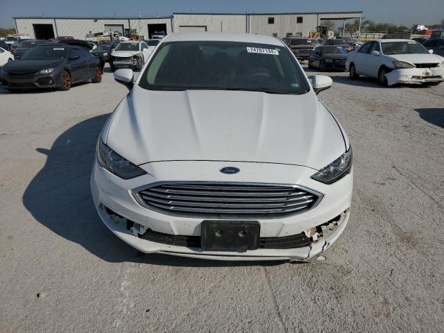  FORD FUSION 2017 Белы