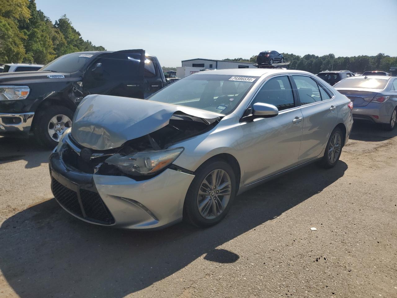 4T1BF1FKXFU975897 2015 TOYOTA CAMRY - Image 1