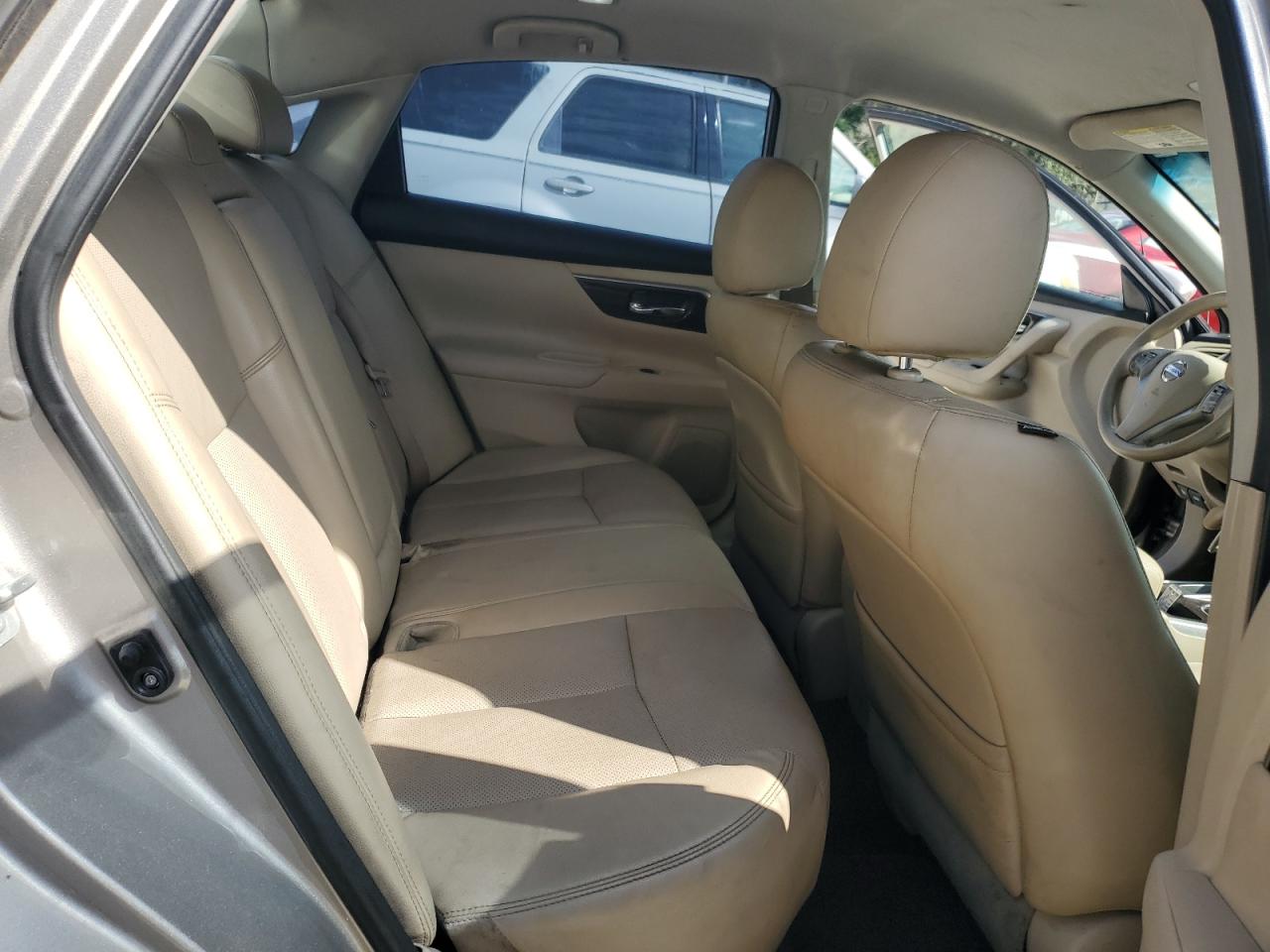 2015 Nissan Altima - Image 10