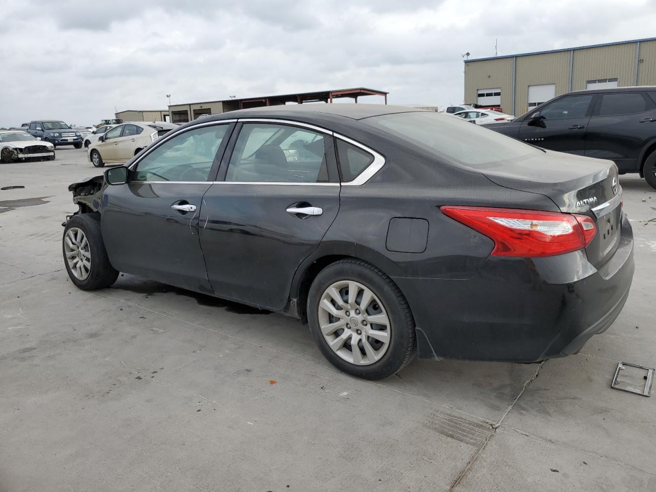 2017 Nissan Altima - Image 2