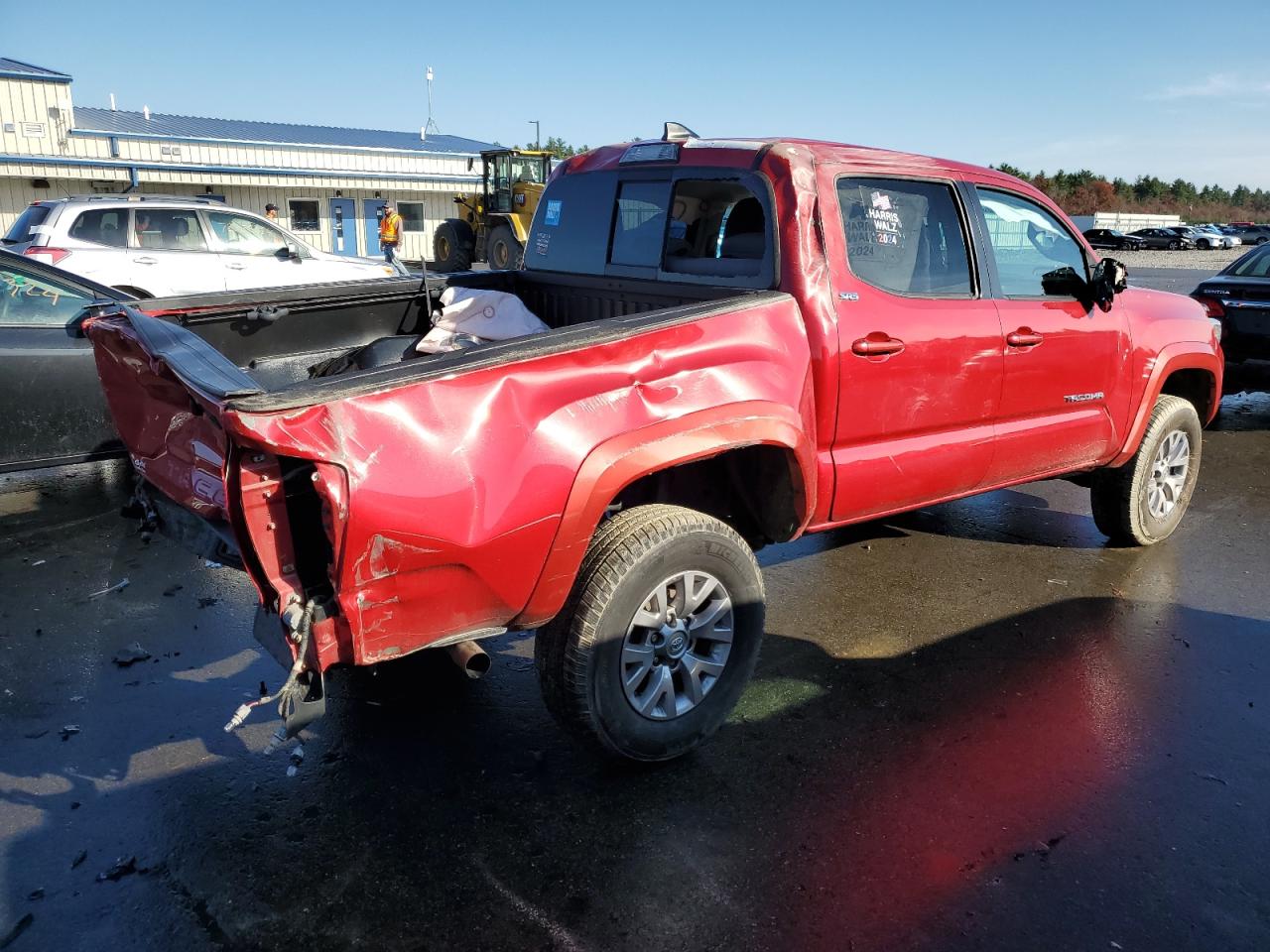 2019 Toyota Tacoma - Image 3